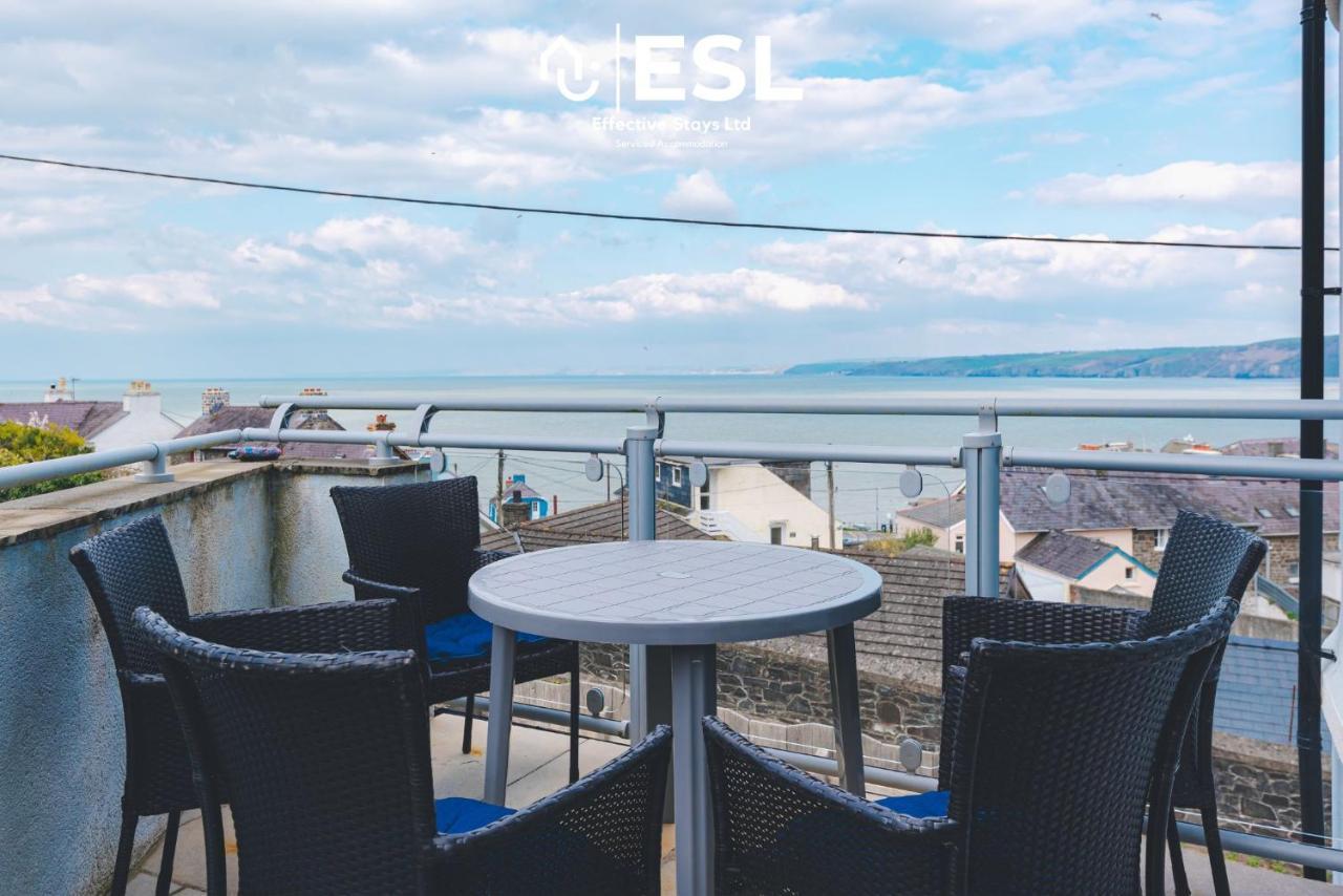 Beautiful En Suite 5 Bedroom Home With Sea Views New Quay  Kültér fotó